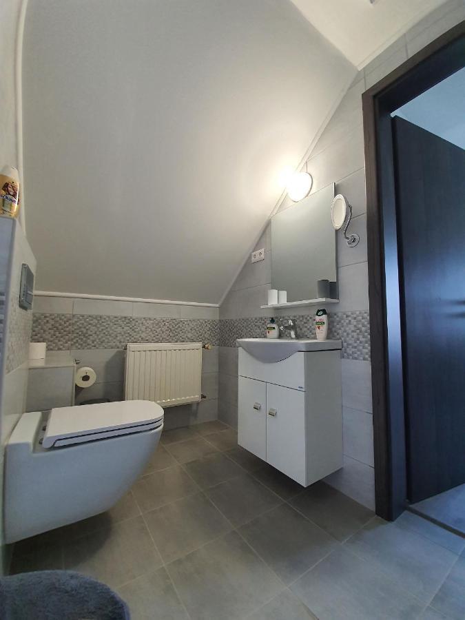 Bed and Breakfast Monostor Panzio Комаром Екстер'єр фото