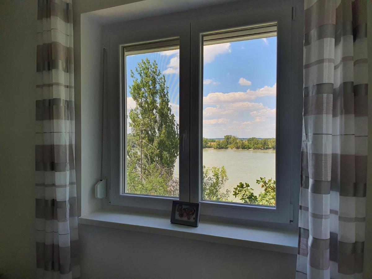 Bed and Breakfast Monostor Panzio Комаром Екстер'єр фото
